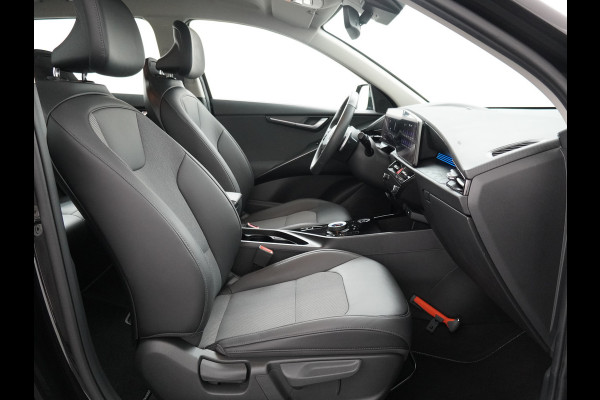 Kia Niro EV DynamicLine 64.8 kWh Automaat SOH 98,0% - Climate control  - Adaptive cruise control - Navigatie - Apple Carplay/Android Auto - Fabrieksgarantie t/m 02-2030