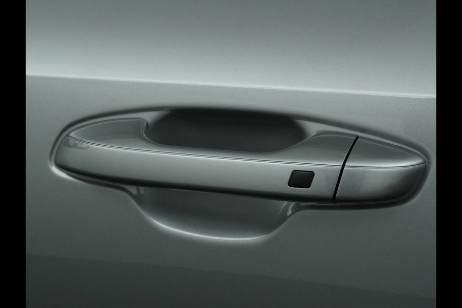 Kia Niro EV DynamicPlusLine 64.8 kWh Automaat SOH 98,8% - Navigatie - Stoel/Stuurverwarming - Adaptief Cruise Control - Schuif/Kanteldak - Fabrieksgarantie Tot 2031