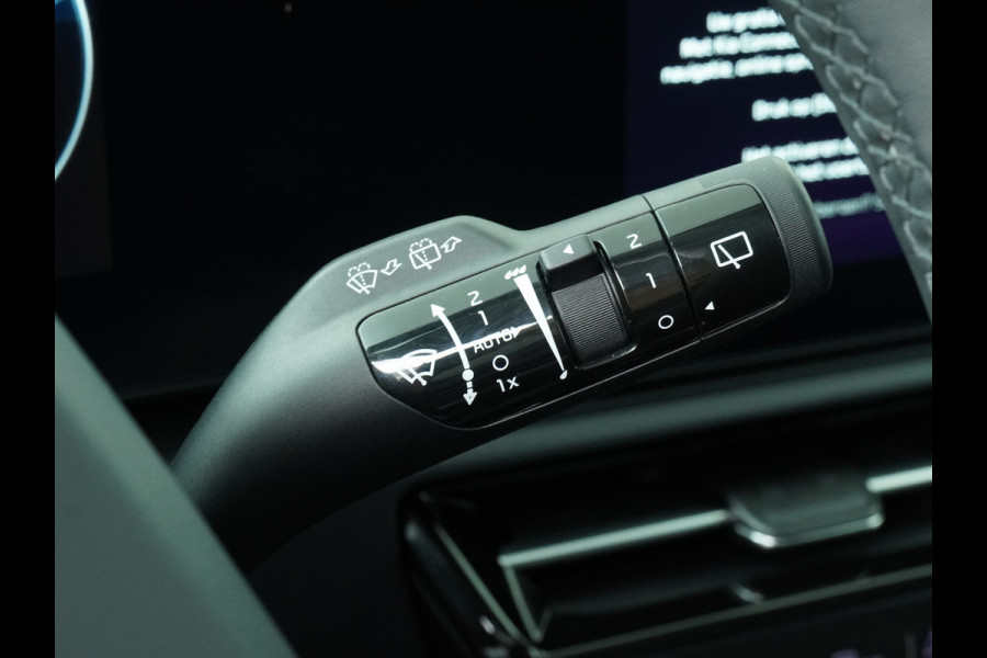 Kia Niro EV DynamicPlusLine 64.8 kWh Automaat SOH 98,8% - Navigatie - Stoel/Stuurverwarming - Adaptief Cruise Control - Schuif/Kanteldak - Fabrieksgarantie Tot 2031
