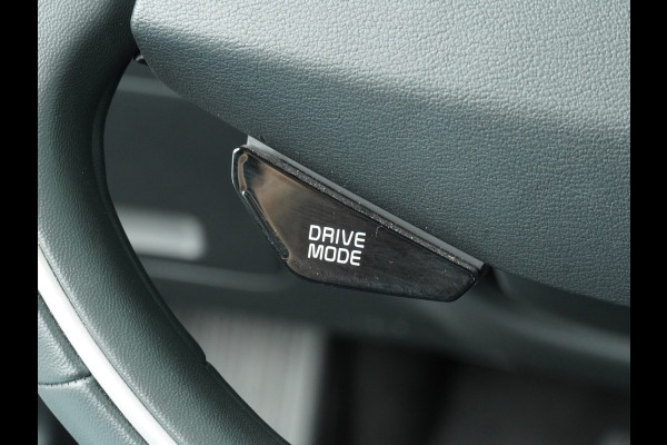 Kia Niro EV DynamicPlusLine 64.8 kWh Automaat SOH 98,8% - Navigatie - Stoel/Stuurverwarming - Adaptief Cruise Control - Schuif/Kanteldak - Fabrieksgarantie Tot 2031
