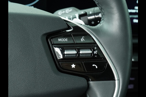 Kia Niro EV DynamicPlusLine 64.8 kWh Automaat SOH 98,8% - Navigatie - Stoel/Stuurverwarming - Adaptief Cruise Control - Schuif/Kanteldak - Fabrieksgarantie Tot 2031