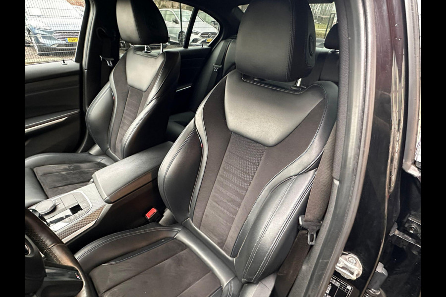BMW 3-serie 330e | Trekhaak wegklapbaar | Nieuwe banden | Climate  | CC | Leder Stof |