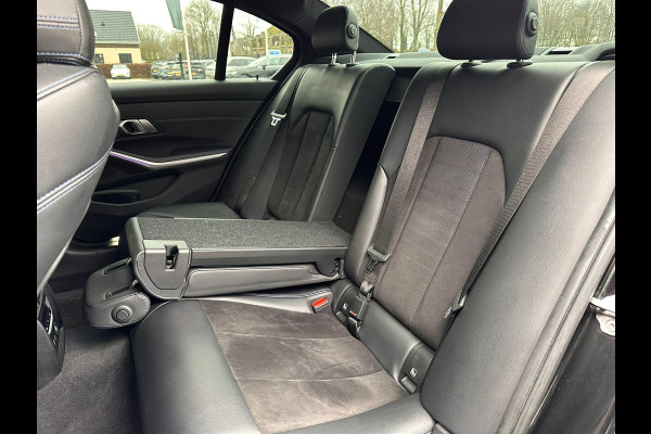 BMW 3-serie 330e | Trekhaak wegklapbaar | Nieuwe banden | Climate  | CC | Leder Stof |