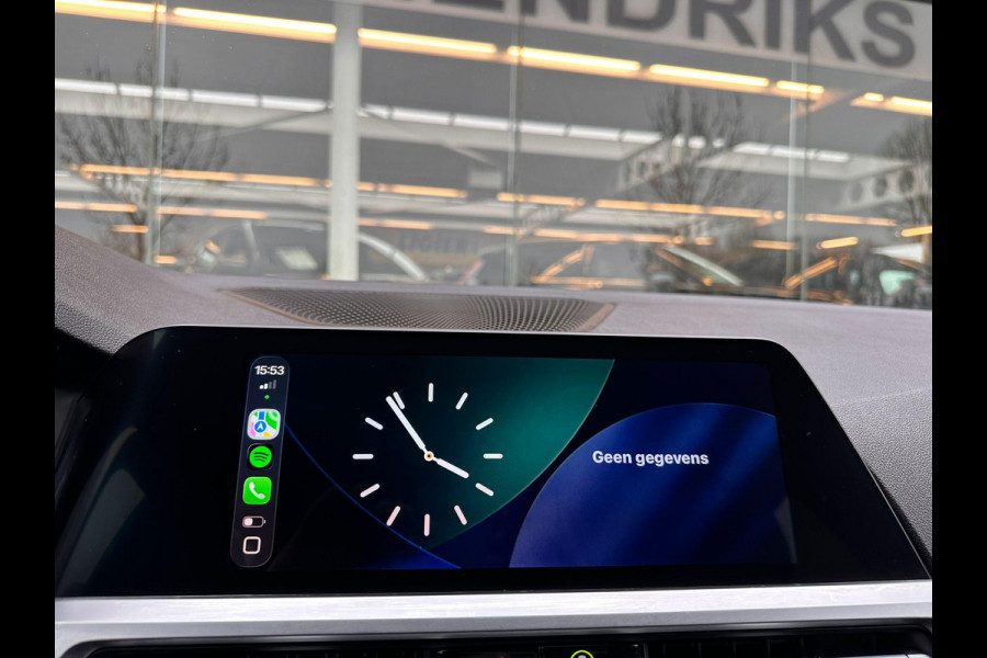 BMW 3-serie 330e | Trekhaak wegklapbaar | Nieuwe banden | Climate  | CC | Leder Stof |