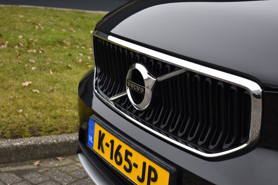 Volvo XC40 T2 129PK Automaat Business Pro | ACC | Trekhaak | Apple Carplay | Elektr. Achterklep