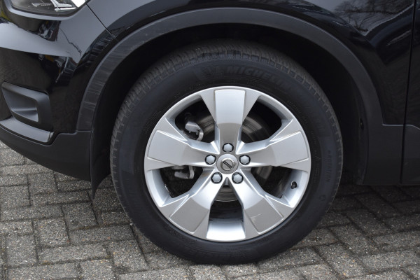 Volvo XC40 T2 129PK Automaat Business Pro | ACC | Trekhaak | Apple Carplay | Elektr. Achterklep