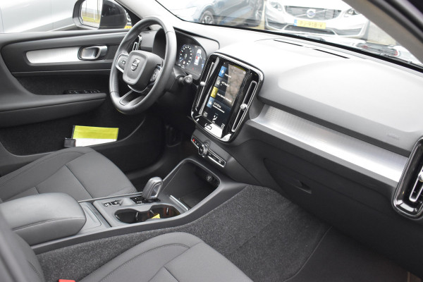 Volvo XC40 T2 129PK Automaat Business Pro | ACC | Trekhaak | Apple Carplay | Elektr. Achterklep