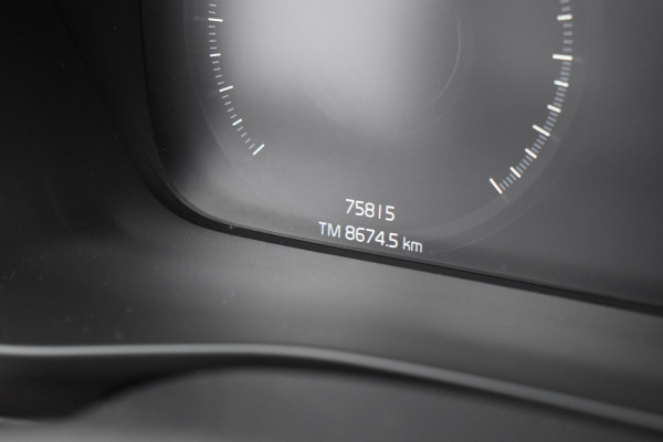 Volvo XC40 T2 129PK Automaat Business Pro | ACC | Trekhaak | Apple Carplay | Elektr. Achterklep