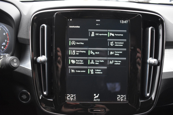Volvo XC40 T2 129PK Automaat Business Pro | ACC | Trekhaak | Apple Carplay | Elektr. Achterklep