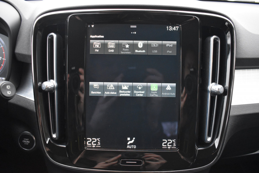 Volvo XC40 T2 129PK Automaat Business Pro | ACC | Trekhaak | Apple Carplay | Elektr. Achterklep