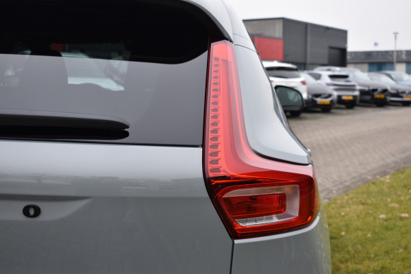 Volvo EX40 Extended Range 252PK Plus Black Ed. 82 kWh | H&K | ACC | Blis | Camera | 20"LMV | Stuurverwarming