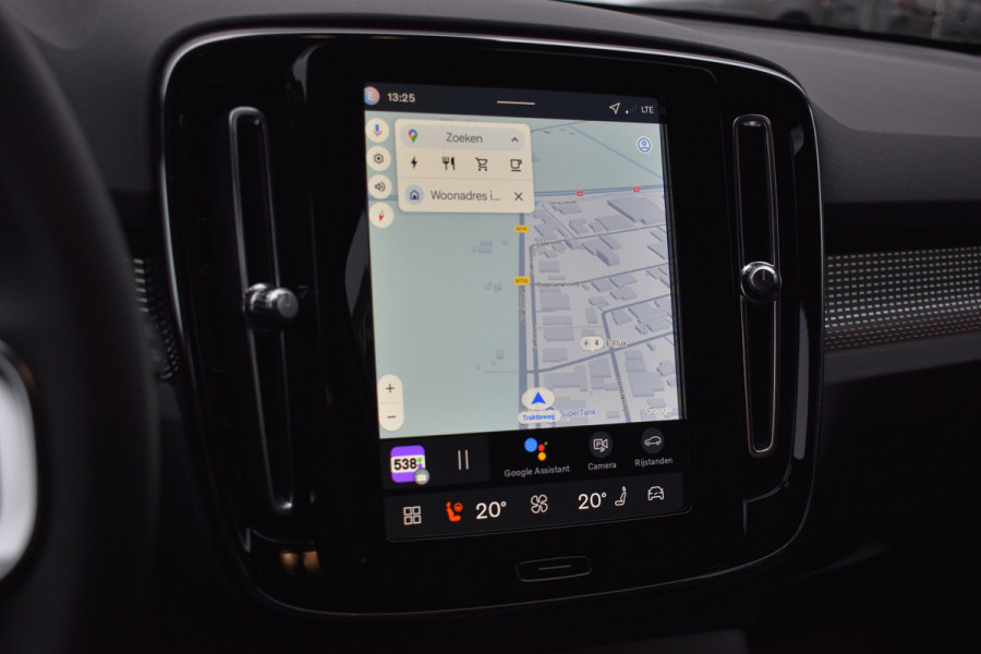 Volvo EX40 Extended Range 252PK Plus Black Ed. 82 kWh | H&K | ACC | Blis | Camera | 20"LMV | Stuurverwarming