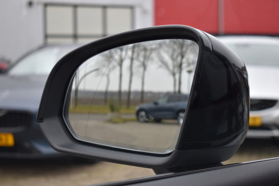 Volvo EX40 Extended Range 252PK Plus Black Ed. 82 kWh | H&K | ACC | Blis | Camera | 20"LMV | Stuurverwarming