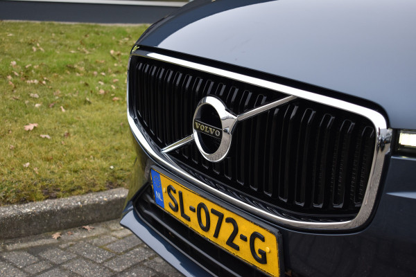 Volvo XC60 T5 AWD 250PK Automaat Momentum | Trekhaak | Leder | Stoelverwarming | Elektr. Stoel