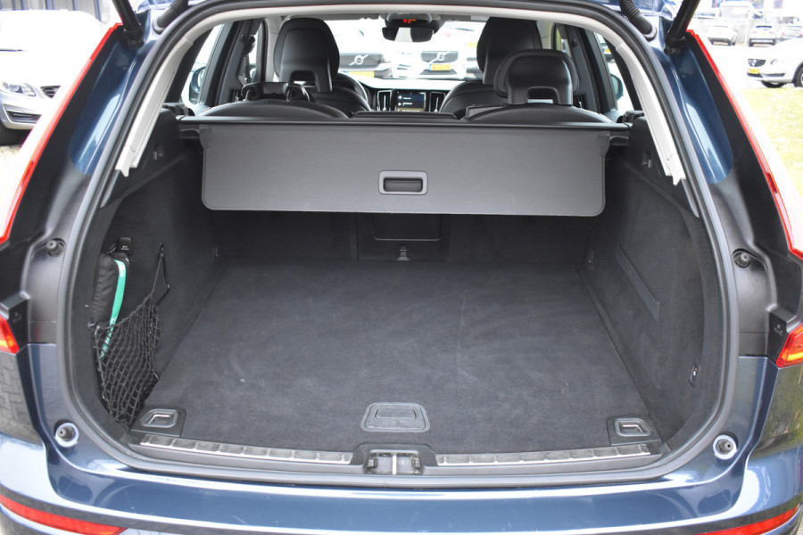 Volvo XC60 T5 AWD 250PK Automaat Momentum | Trekhaak | Leder | Stoelverwarming | Elektr. Stoel