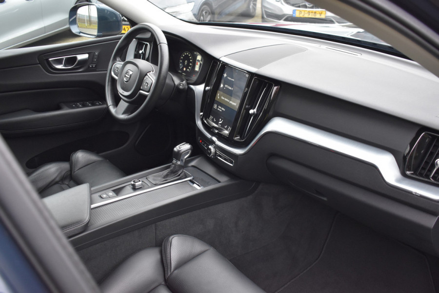 Volvo XC60 T5 AWD 250PK Automaat Momentum | Trekhaak | Leder | Stoelverwarming | Elektr. Stoel