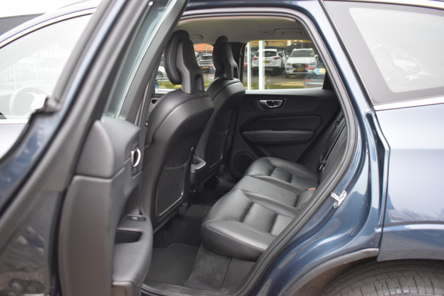 Volvo XC60 T5 AWD 250PK Automaat Momentum | Trekhaak | Leder | Stoelverwarming | Elektr. Stoel
