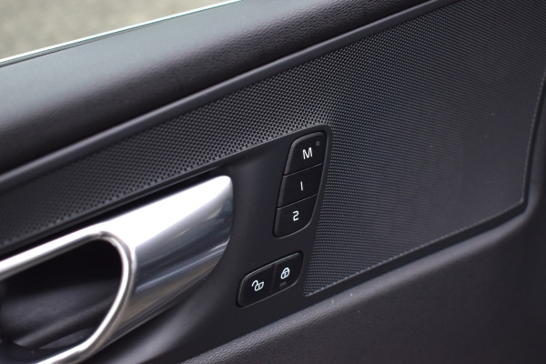 Volvo XC60 T5 AWD 250PK Automaat Momentum | Trekhaak | Leder | Stoelverwarming | Elektr. Stoel