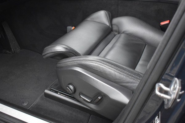 Volvo XC60 T5 AWD 250PK Automaat Momentum | Trekhaak | Leder | Stoelverwarming | Elektr. Stoel