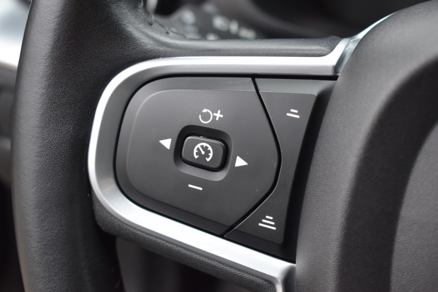 Volvo XC60 T5 AWD 250PK Automaat Momentum | Trekhaak | Leder | Stoelverwarming | Elektr. Stoel