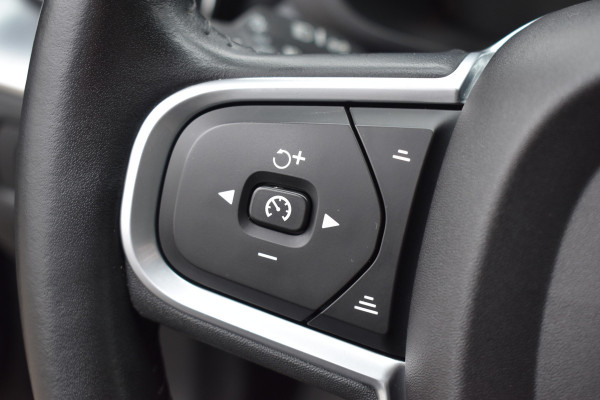 Volvo XC60 T5 AWD 250PK Automaat Momentum | Trekhaak | Leder | Stoelverwarming | Elektr. Stoel