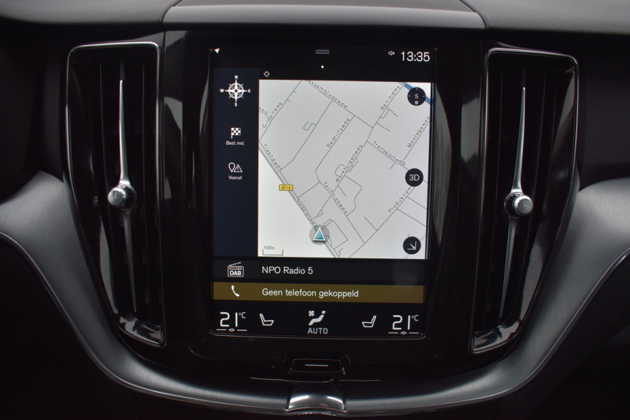 Volvo XC60 T5 AWD 250PK Automaat Momentum | Trekhaak | Leder | Stoelverwarming | Elektr. Stoel