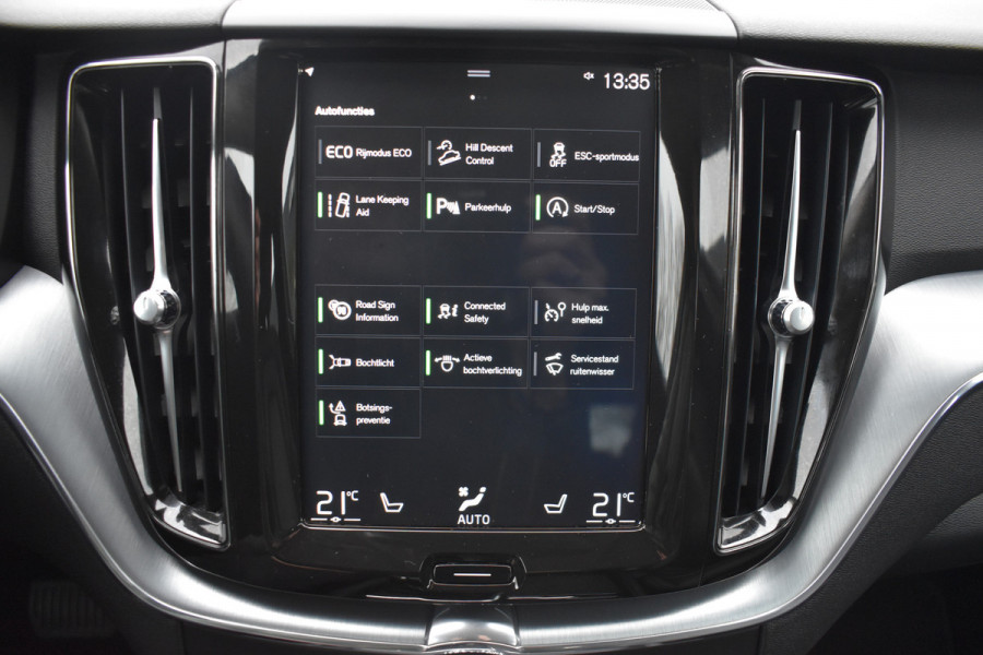 Volvo XC60 T5 AWD 250PK Automaat Momentum | Trekhaak | Leder | Stoelverwarming | Elektr. Stoel