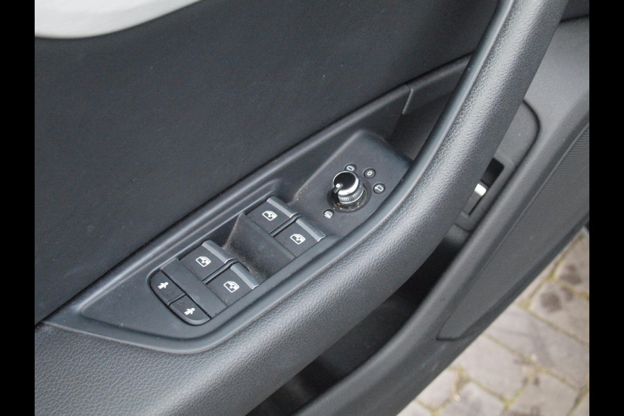 Audi A4 Avant 35 TFSI S edition | 2X S-Line | Cruise Control | Automaat | Navi | NL-Auto |