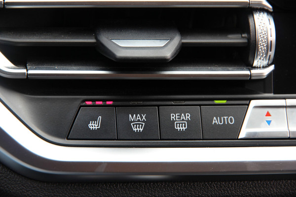 BMW 3 Serie Touring 330e Sportline | Shadow | 19 | Live cockpit