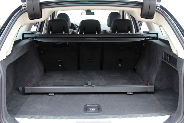 BMW 3 Serie Touring 330e Sportline | Shadow | 19 | Live cockpit