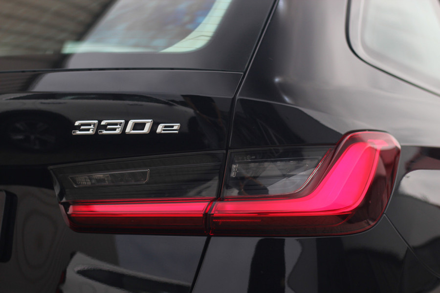 BMW 3 Serie Touring 330e Sportline | Shadow | 19 | Live cockpit