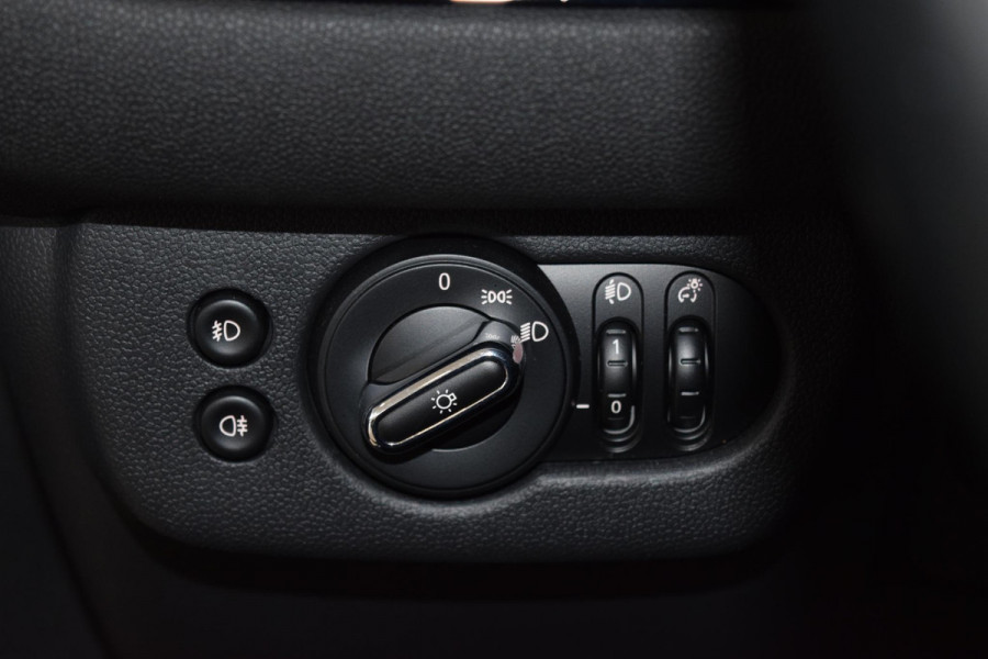 MINI Clubman 1.5 Cooper Pepper|17"|Carplay|Led|Sportstoel