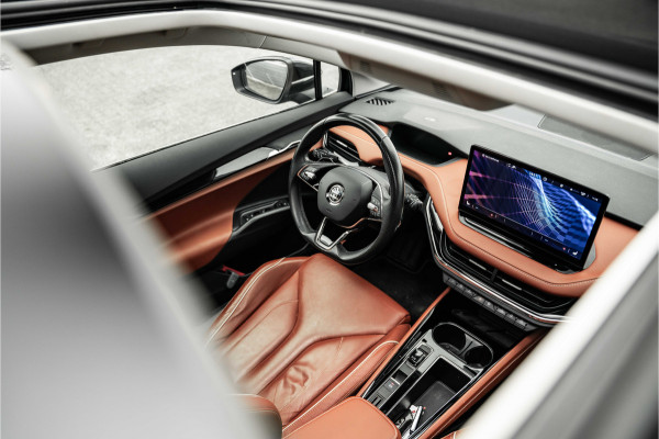 Škoda ENYAQ iV | SOH 91% | 80 | Pano | Trekhaak | Full leder | Stoel + stuurverw