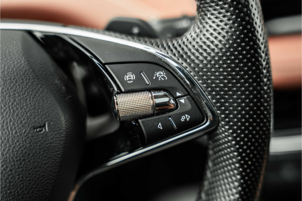 Škoda ENYAQ iV | SOH 91% | 80 | Pano | Trekhaak | Full leder | Stoel + stuurverw