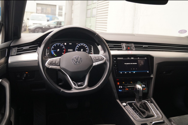 Volkswagen Passat Variant 1.5 TSI 150pk DSG R-Line Business Plus -PANO-