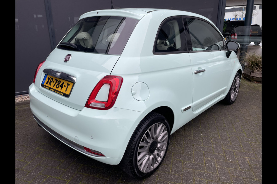 Fiat 500 0.9 TwinAir Turbo Collezione met schuif/kanteldak Airco - Cruise control - parkeersensor achter - Navigatie - Panoramadak - Schuif/kantel dak - Mistlampen voor - Licht metalen velgen 16 inch - Stuur multifunctioneel - Radio - Bluetooth - Sta