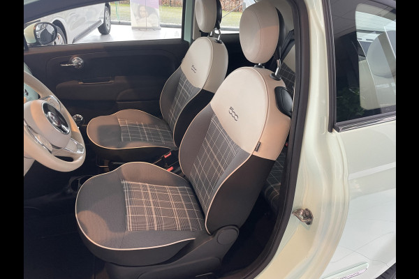 Fiat 500 0.9 TwinAir Turbo Collezione met schuif/kanteldak Airco - Cruise control - parkeersensor achter - Navigatie - Panoramadak - Schuif/kantel dak - Mistlampen voor - Licht metalen velgen 16 inch - Stuur multifunctioneel - Radio - Bluetooth - Sta