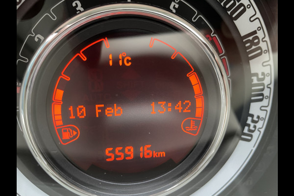 Fiat 500 0.9 TwinAir Turbo Collezione met schuif/kanteldak Airco - Cruise control - parkeersensor achter - Navigatie - Panoramadak - Schuif/kantel dak - Mistlampen voor - Licht metalen velgen 16 inch - Stuur multifunctioneel - Radio - Bluetooth - Sta