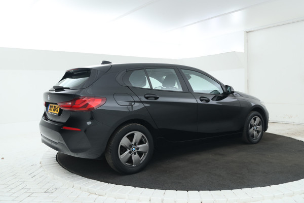 BMW 1-serie 116d High Executive 5 Deurs hb, Navigatie, Climate