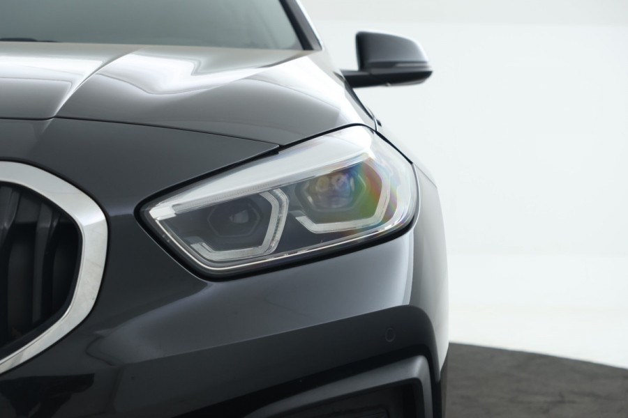 BMW 1-serie 116d High Executive 5 Deurs hb, Navigatie, Climate