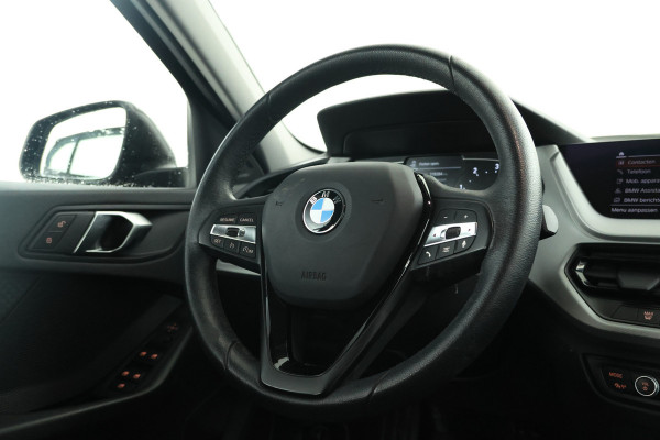 BMW 1-serie 116d High Executive 5 Deurs hb, Navigatie, Climate