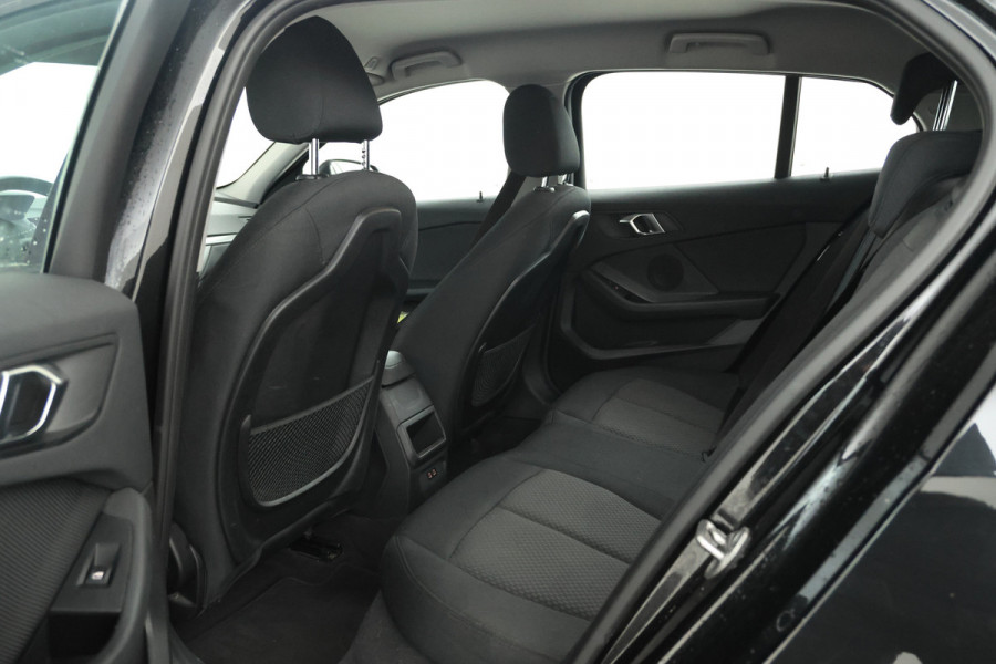 BMW 1-serie 116d High Executive 5 Deurs hb, Navigatie, Climate