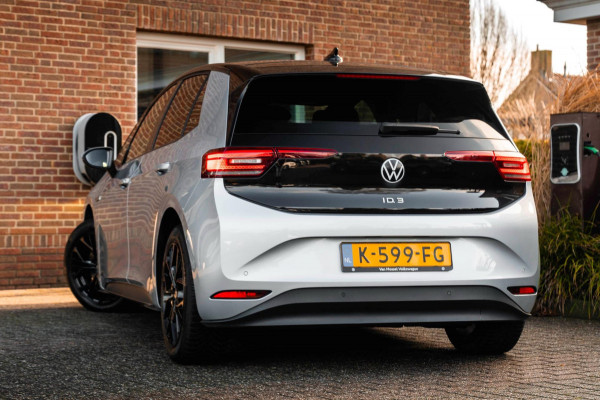 Volkswagen ID.3 Business 58 kWh PRO Adaptive IQ Light Sfeer Camera Stoelverwarming LED 18''