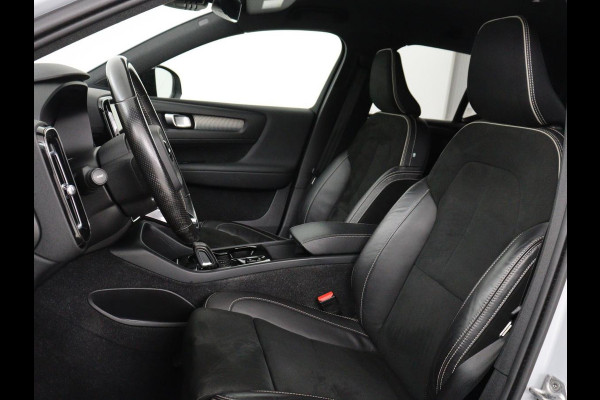 Volvo XC40 1.5 T4 Plug-in hybrid R Design | Leder/Alcantara | Carplay | Navigatie | Parkeerverwarming | Keyless | Cruise control | Parkeerhulp | Climate control | Full LED | PHEV