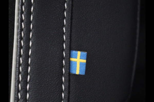 Volvo XC40 1.5 T4 Plug-in hybrid R Design | Leder/Alcantara | Carplay | Navigatie | Parkeerverwarming | Keyless | Cruise control | Parkeerhulp | Climate control | Full LED | PHEV