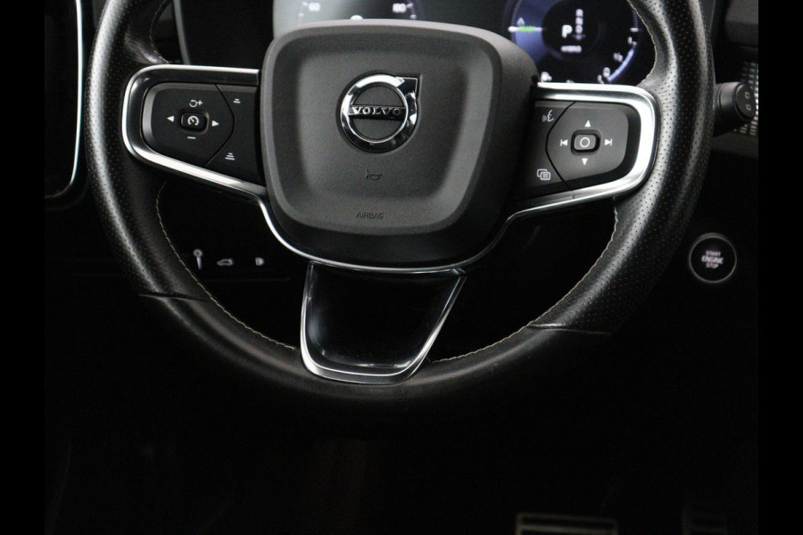Volvo XC40 1.5 T4 Plug-in hybrid R Design | Leder/Alcantara | Carplay | Navigatie | Parkeerverwarming | Keyless | Cruise control | Parkeerhulp | Climate control | Full LED | PHEV