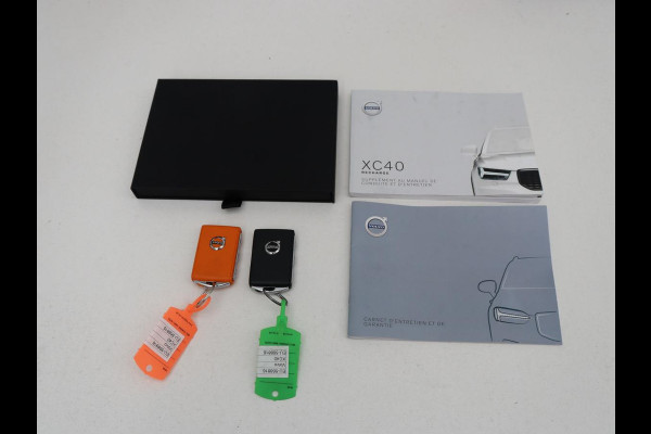 Volvo XC40 1.5 T4 Plug-in hybrid R Design | Leder/Alcantara | Carplay | Navigatie | Parkeerverwarming | Keyless | Cruise control | Parkeerhulp | Climate control | Full LED | PHEV