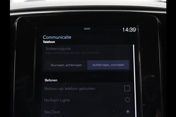 Volvo XC40 1.5 T4 Plug-in hybrid R Design | Leder/Alcantara | Carplay | Navigatie | Parkeerverwarming | Keyless | Cruise control | Parkeerhulp | Climate control | Full LED | PHEV