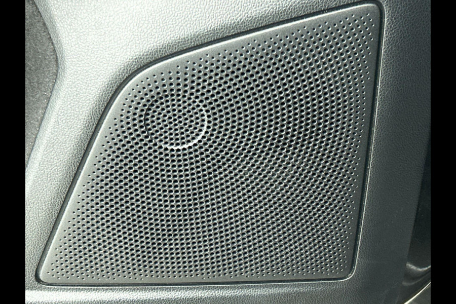 Ford FOCUS Wagon 1.0 EcoBoost Hybrid Active Airco ECC Navi Carplay PDC Voor en achter Full LED 17"LM Velgen Cruise Control