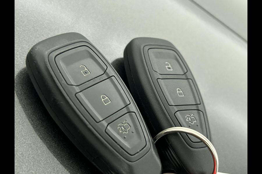 Ford FOCUS Wagon 1.0 EcoBoost Hybrid Active Airco ECC Navi Carplay PDC Voor en achter Full LED 17"LM Velgen Cruise Control